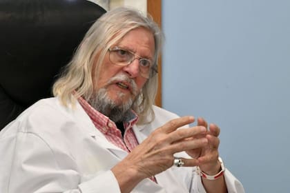 El doctor Didier Raoult es una polémica celebridad en Francia