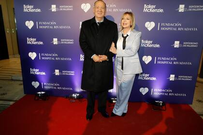 El doctor Eduardo Fernández Rostello, director del Hospital Rivadavia y su esposa Diana Chugri