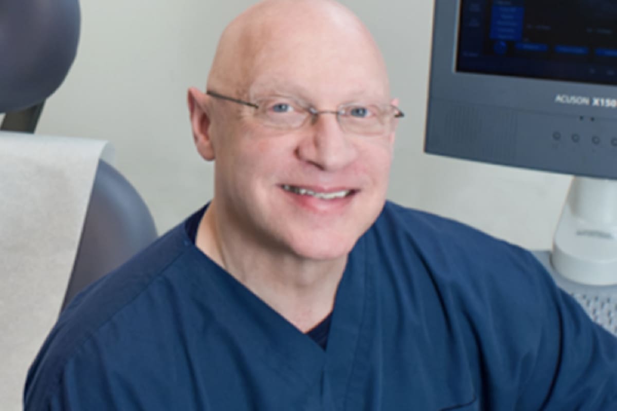 El doctor fue acusado de haber fertilizado con su propio semen a muchas mujeres en Estados Unidos