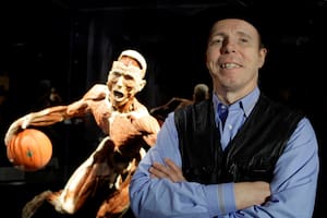 Murió Gunther von Hagens, el polémico anatomista alemán que exhibía cadáveres