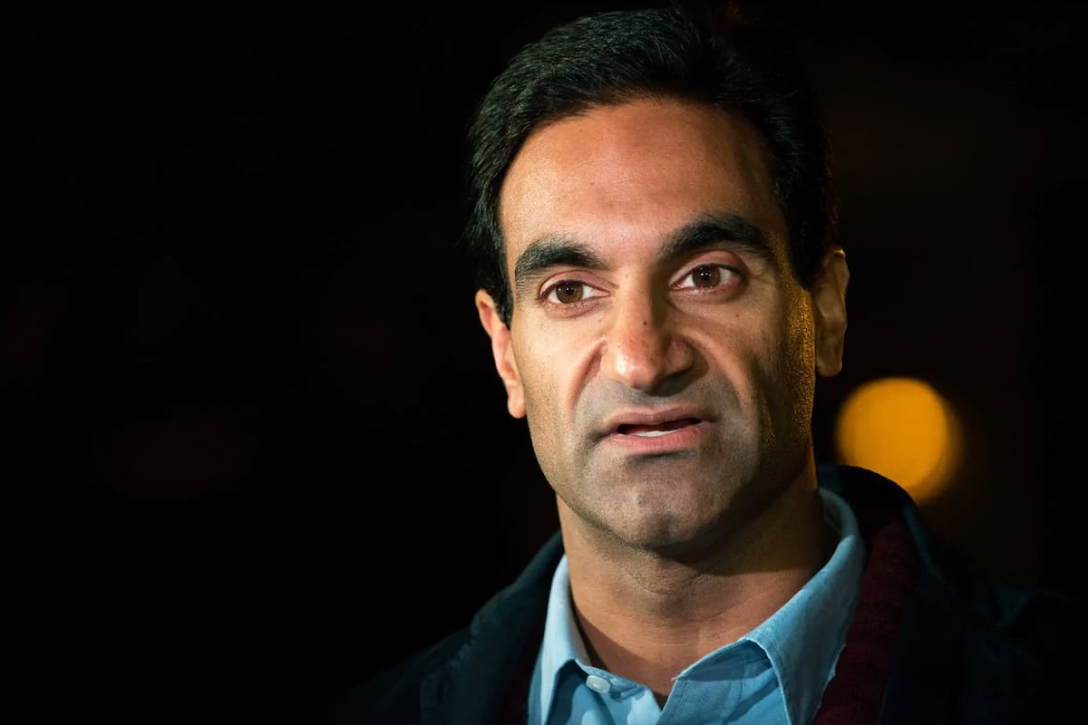 El doctor Jay Varma, quien fue el asesor principal de salud pública de Nueva York durante parte del mandato del alcalde Bill de Blasio
