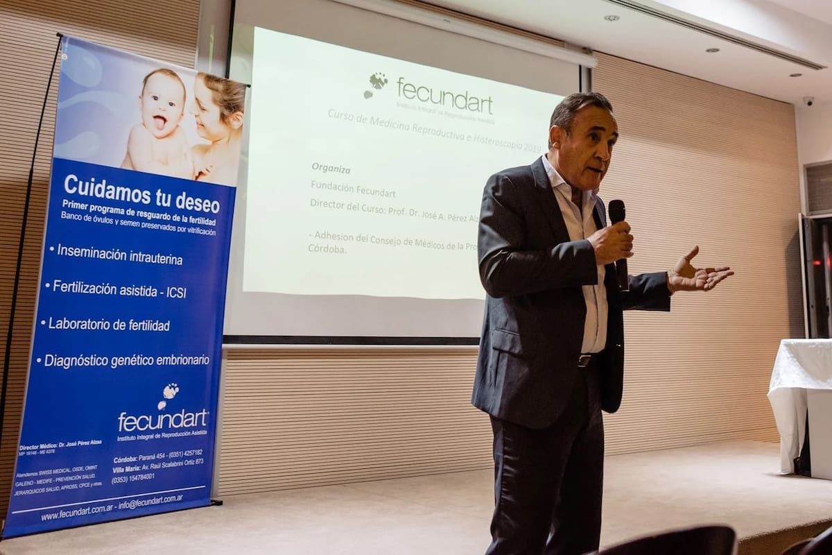 El doctor José Pérez Alzaa, director de Fecundart, de Córdoba