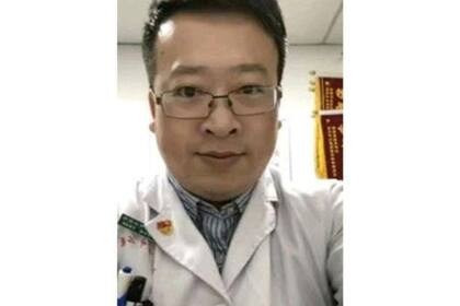 El doctor Li Wenliang alertó a sus colegas sobre un posible nuevo brote viral