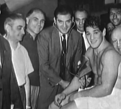 El doctor Roberto "Cacho" Paladino, con Oscar "Ringo" Bonavena, con quien comenzó en el boxeo en la década del 60.