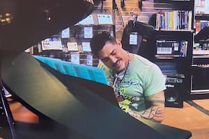 El documental de Ricardo Fort, El comandante Fort, se lanzó el miércoles y en pocas horas Ángel de Brito le encontró un error