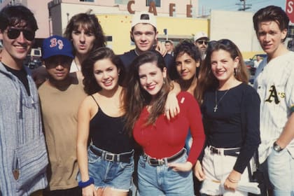 El documental Kid 90 es una cápsula del tiempo sobre una generación de actores que brillaron pero también perdieron la vida en el camino