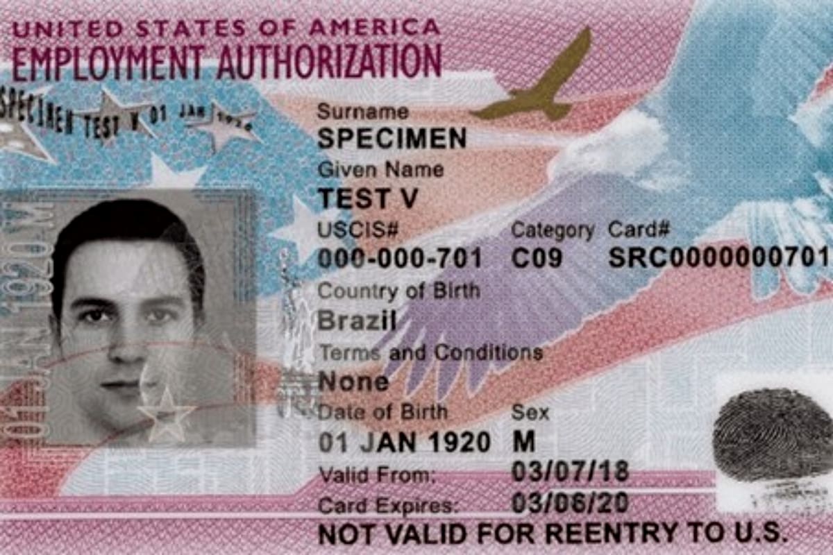 El Documento de Autorización de Empleo (EAD), es un permiso se les da a algunos extranjeros para que puedan trabajar en EE.UU. de forma temporal