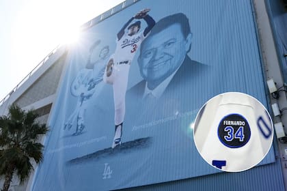 El Dodger Stadium está listo para la Serie Mundial, donde los jugadores portarán el parche en honor a Fernando Valenzuela