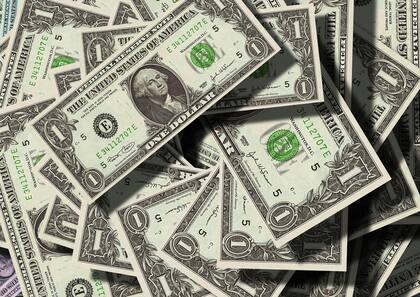 El dólar abre a las 10