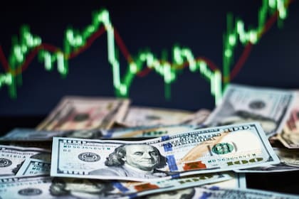 El dólar blue cayó $15 tras el anuncio de dólar soja, pero podría ser una medida cortoplacista