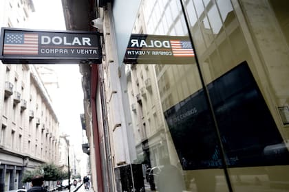El dólar cerró a $1515 el viernes pasado en el Banco Nación, un 9,7% más alto que antes de las elecciones bonaerenses