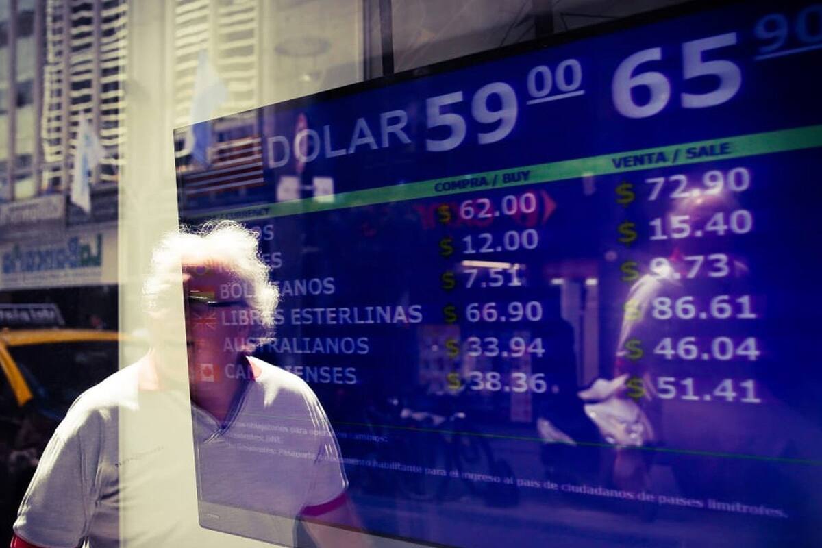 El dólar estuvo ayer muy demandado desde que abrió el mercado