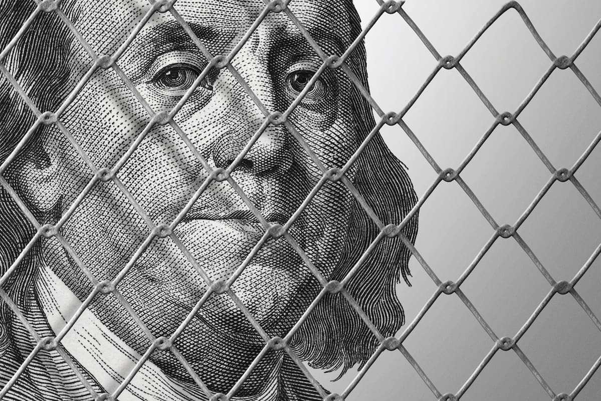 El dólar sigue tras el alambrado, aunque cada vez un poco menos para las empresas