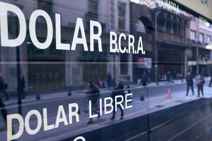 El dólar sube tras los anuncios de ayer sobre cambios en la política monetaria