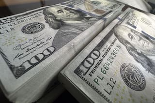 El dólar oficial se mantuvo en su valor más alto desde hace 10 meses y el riesgo país se acerca a los 400