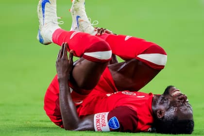 El dolor de Alphonso Davies al lesionarse en el partido frente a Estados Unidos