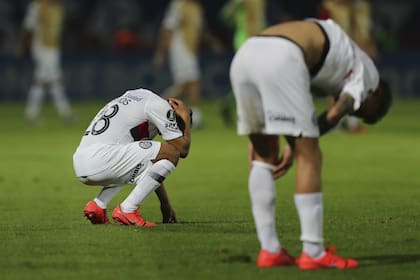 El dolor de los jugadores de San Lorenzo por la eliminación