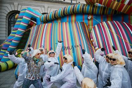 El domingo 3 será el último día para conocer la escultura inflable de Marta Minujín en la explanada del Palacio Libertad