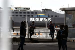 El domingo hubo demoras de 12 horas en la llegada del Buquebus a Buenos Aires; la empresa explicó que se debió a las condiciones del tiempo