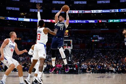 El dominio de Luka Doncic, la gran estrella de Dallas Mavericks en el quinto partido de los playoffs ante Los Ángeles Clippers