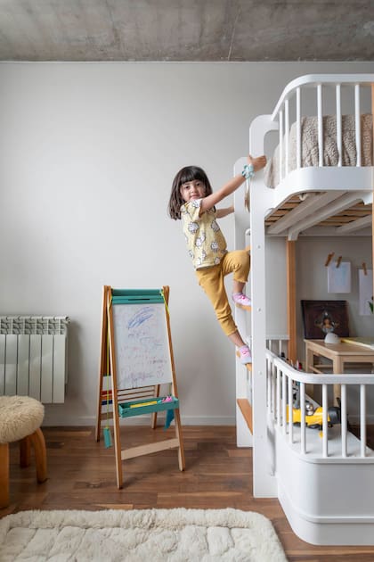El dormitorio de la hija de Patricio Lix y Celeste Bernardini, fundadores de La Feliz