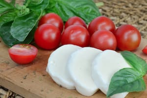 El Dr. Cheng-Han Chen recomienda consumir mozzarella en el marco de una dieta balanceada