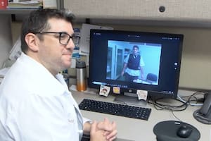 El Dr. Luis García ayuda a las familias migrantes de Illinois con un enfoque humano y cercano, basado en su experiencia internacional