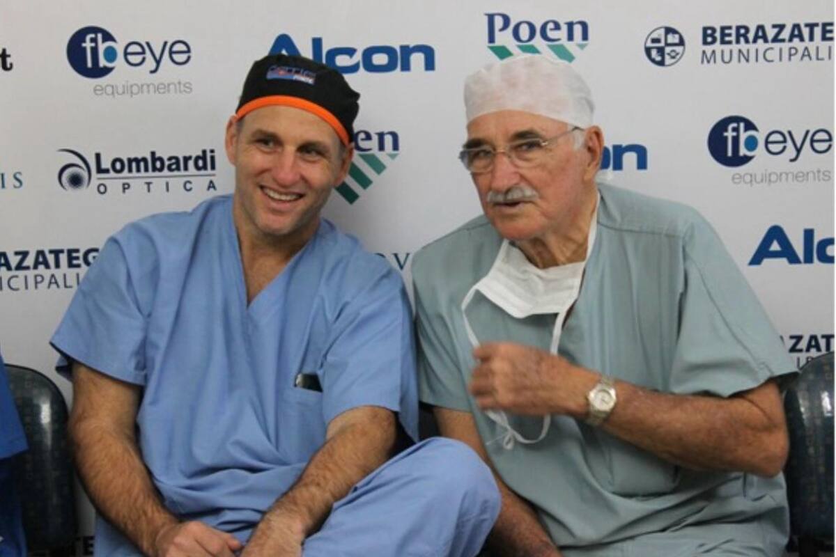 El Dr. Robert Kaufer y su padre, Günther.