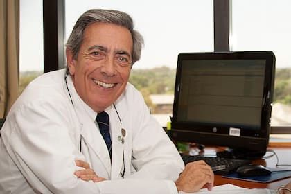 El Dr. Valdéz de la Universidad Austral