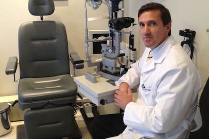 El Dr. Víctor Reviglio, profesor de la Facultad de Ciencias Médicas de la Universidad Católica de Córdoba