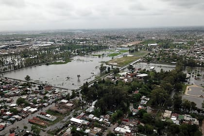 Hubo casi 6000 evacuados por las inundaciones en la provincia