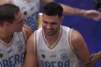 El dramático momento en el que San Lorenzo y OTC anotaron dos triples en menos de cuatro segundos sobre el final... y quedaron empatados