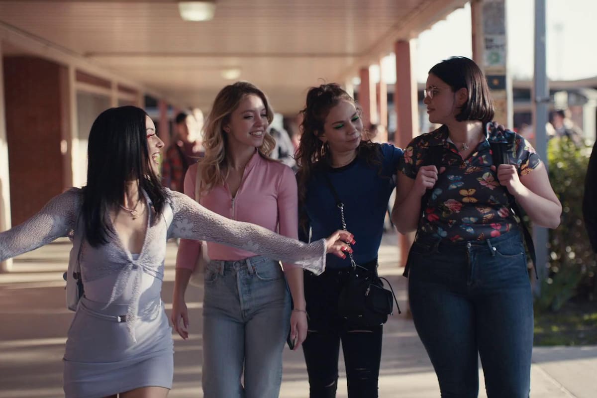 El drástico cambio físico de Barbie Ferreira: la actriz de Euphoria compartió una serie de fotografías actuales e incendió las redes