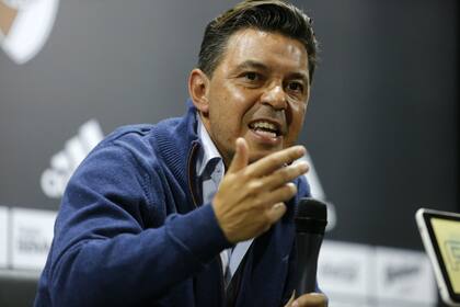 El DT de River pasó por todos los estados: rabia, angustia, dolor, desahogo y, ahora, se refleja en la confianza; duerme cinco horas, piensa a toda hora en la final y se refugia en su intimidad