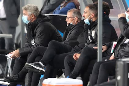 El DT Oscar Tabarez fue claro en su análisis: "Argentina fue superior"