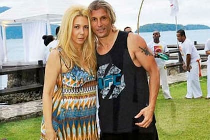 El dueño de la mansión los acusa de ocupar ilegalmente la propiedad