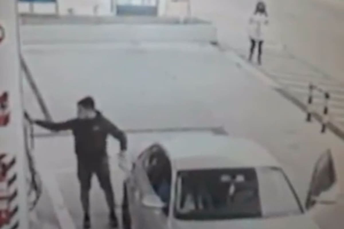 El dueño de un Audi cargó nafta y huyó sin pagar, pero no sabía que lo estaban filmando