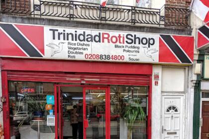 El dueño del lugar no duda en confrontar a los clientes (Captura Google)