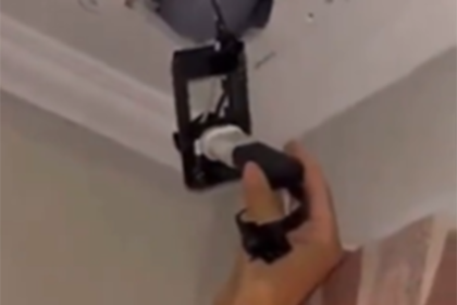 El dueño ponía cámaras para filmar a sus inquilinas en la habitación y en el baño