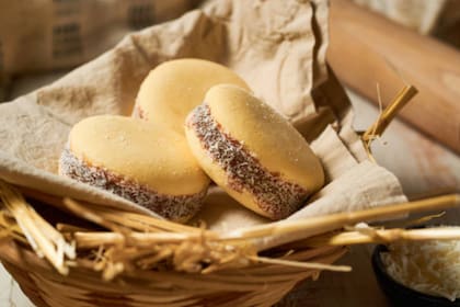 El dulce de leche es el mejor relleno para los alfajores de maicena