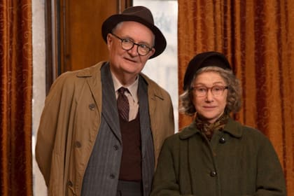 El duque, disponible en HBO Max, protagonizado por Jim Broadbent y Helen Mirren