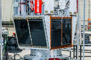 EE.UU. aprueba el primer satélite espejo para iluminar zonas de la Tierra