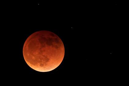 El eclipse lunar el 15 de mayo del 2022, cerca de Moscow, Idaho. (Foto AP/Ted S. Warren)