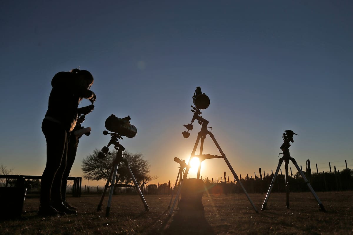 El eclipse solar empezará a las 17.30