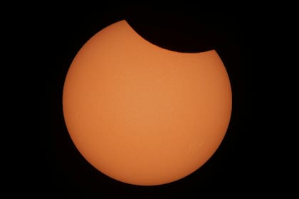 El eclipse solar total comenzará sobre el océano Pacífico Sur