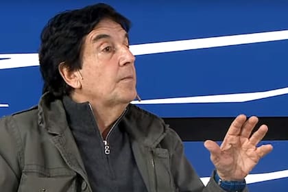 El economista expuso la diferencia entre la "motosierra" anunciada y la "licuadora" aplicada