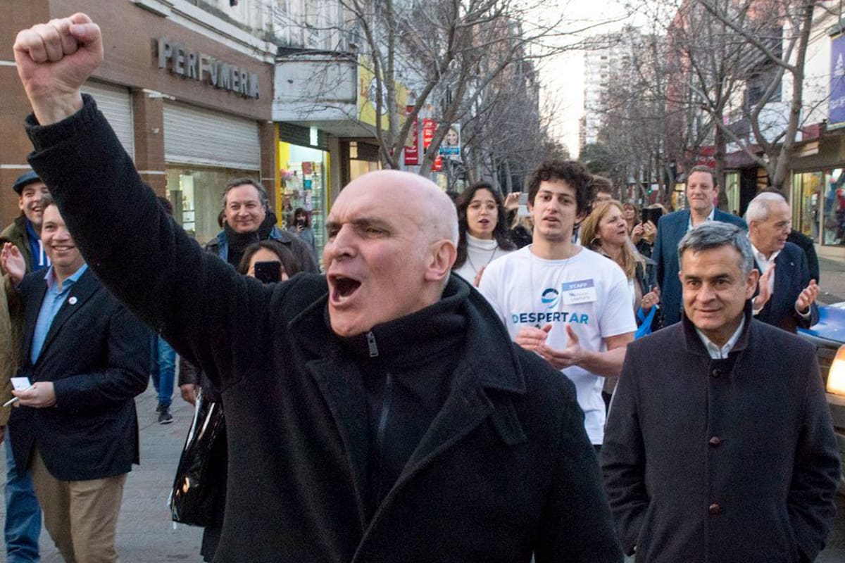 El economista Espert llevó su entusiasmo a la ciudad donde se crió