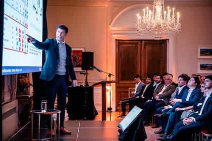 El economista Esteban Domecq analizó el contexto económico local e internacional.