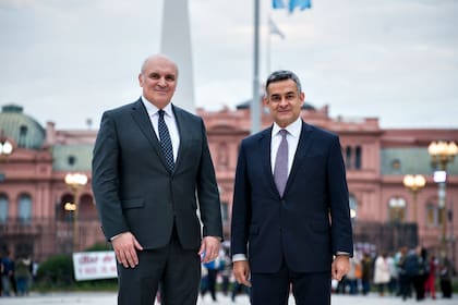 El economista y el periodista competirán en las PASO