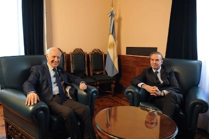 El economista y el senador reconstruyeron puentes entre Consenso 19 y Alternativa Federal